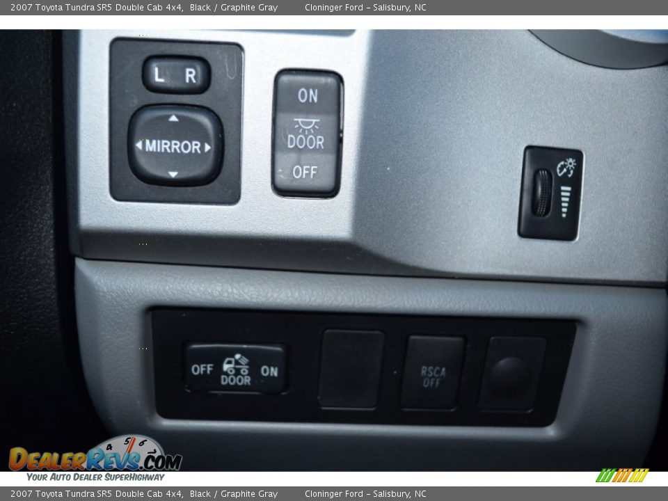 2007 Toyota Tundra SR5 Double Cab 4x4 Black / Graphite Gray Photo #35