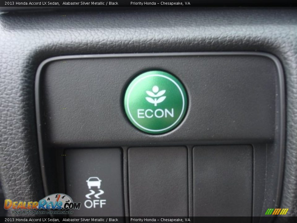 2013 Honda Accord LX Sedan Alabaster Silver Metallic / Black Photo #24