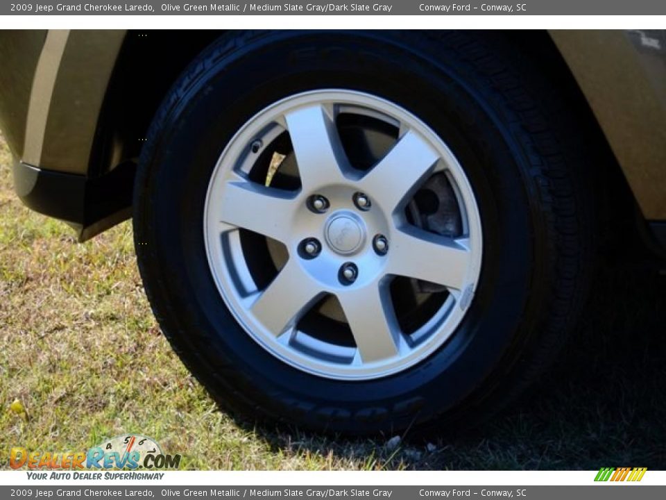 2009 Jeep Grand Cherokee Laredo Olive Green Metallic / Medium Slate Gray/Dark Slate Gray Photo #9