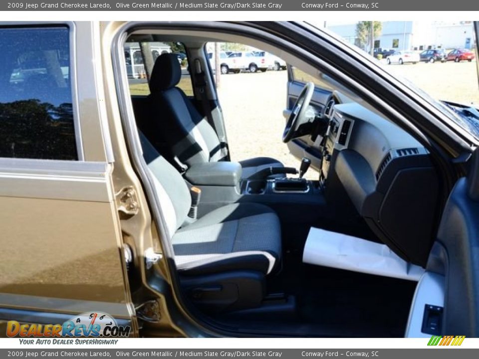 2009 Jeep Grand Cherokee Laredo Olive Green Metallic / Medium Slate Gray/Dark Slate Gray Photo #17