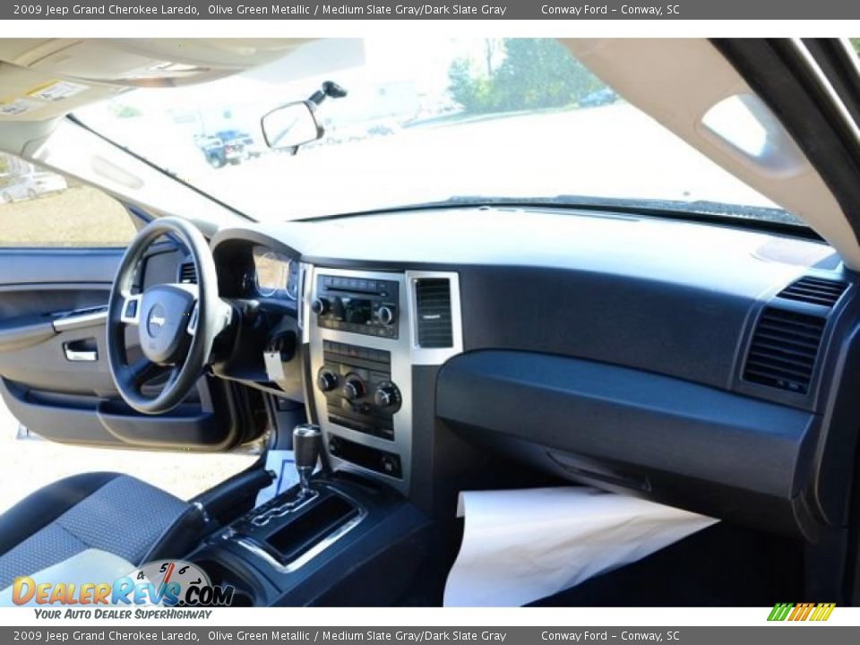 2009 Jeep Grand Cherokee Laredo Olive Green Metallic / Medium Slate Gray/Dark Slate Gray Photo #18