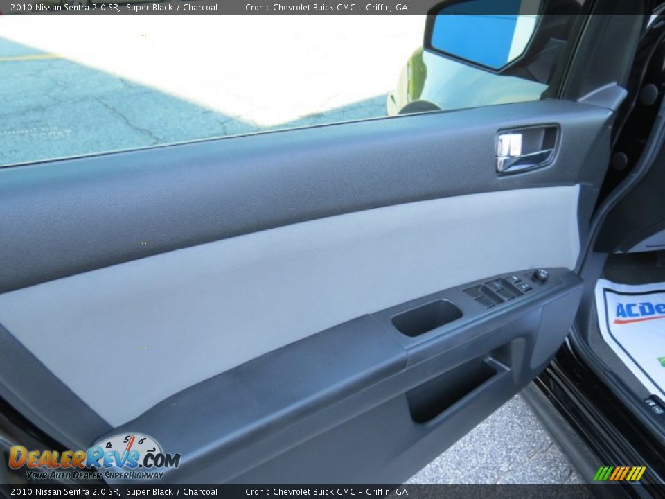 2010 Nissan Sentra 2.0 SR Super Black / Charcoal Photo #11