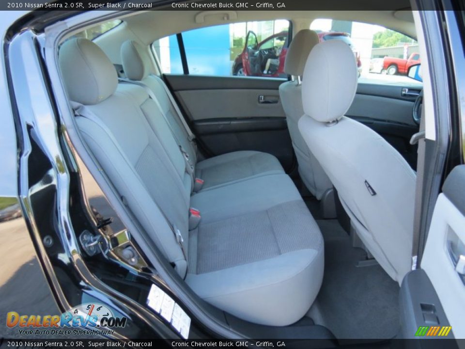 2010 Nissan Sentra 2.0 SR Super Black / Charcoal Photo #13