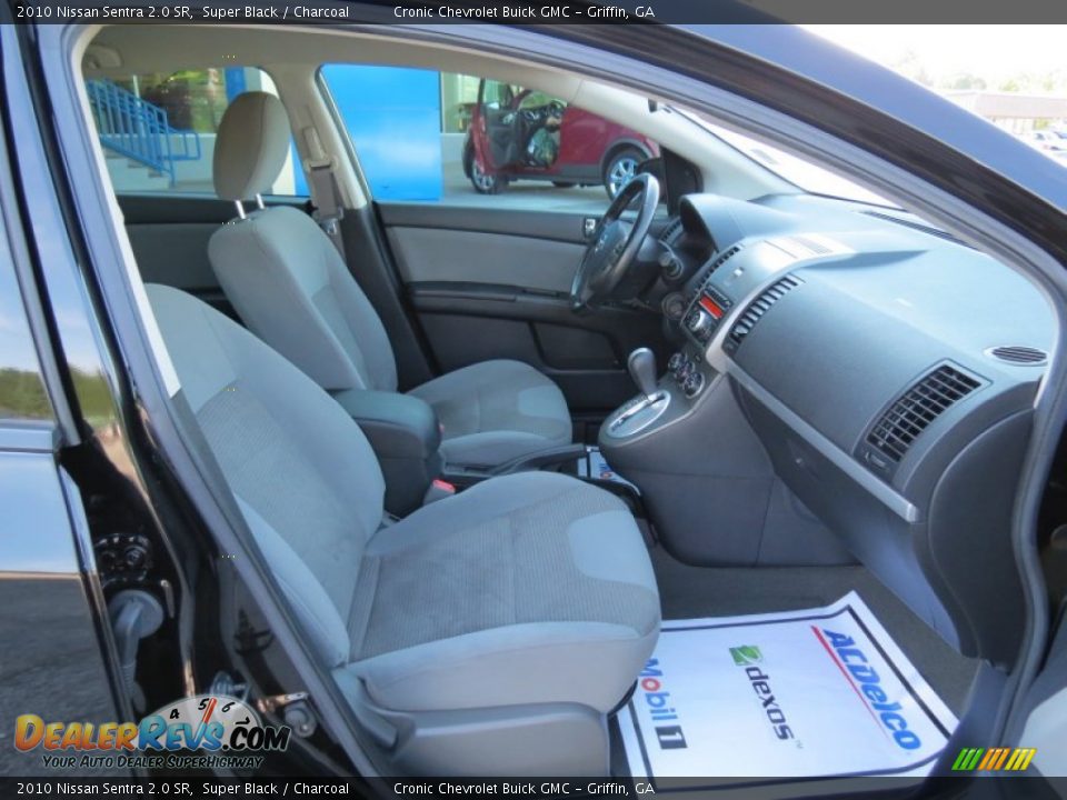 2010 Nissan Sentra 2.0 SR Super Black / Charcoal Photo #14