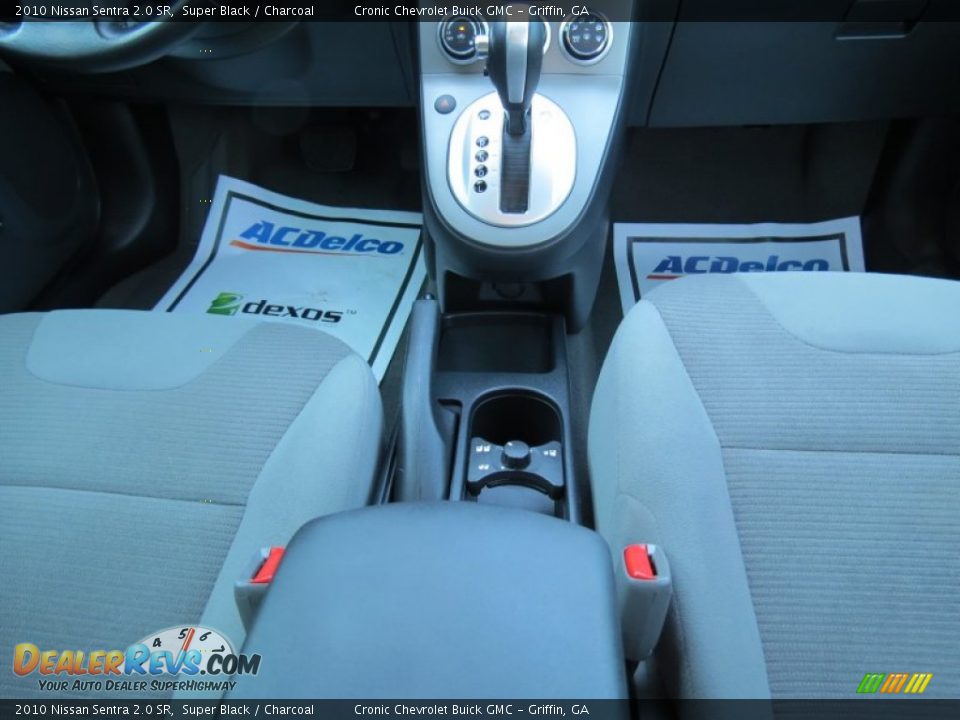 2010 Nissan Sentra 2.0 SR Super Black / Charcoal Photo #17