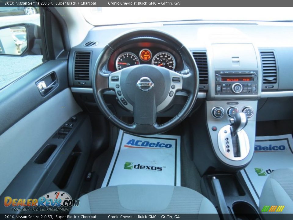 2010 Nissan Sentra 2.0 SR Super Black / Charcoal Photo #18