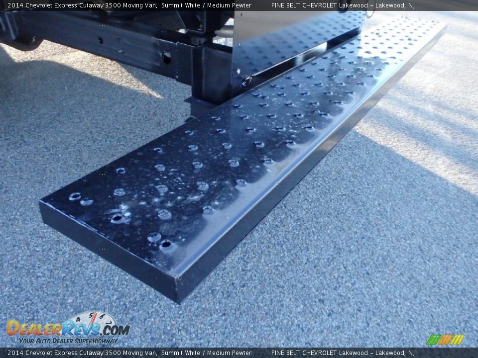 2014 Chevrolet Express Cutaway 3500 Moving Van Summit White / Medium Pewter Photo #12