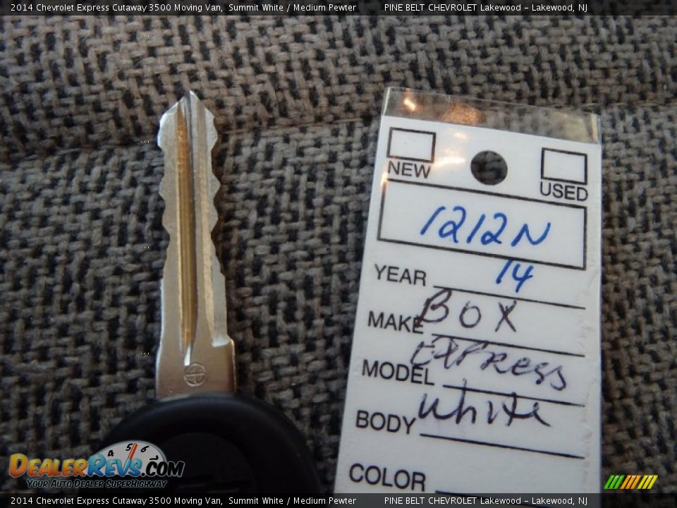 2014 Chevrolet Express Cutaway 3500 Moving Van Summit White / Medium Pewter Photo #16