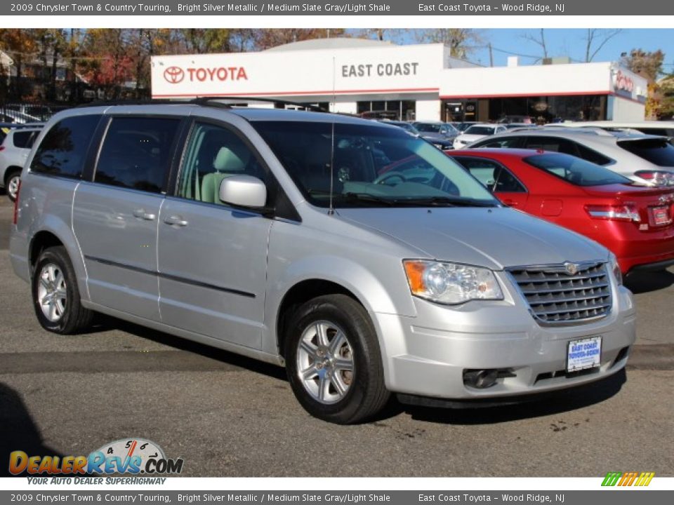 2009 Chrysler Town & Country Touring Bright Silver Metallic / Medium Slate Gray/Light Shale Photo #1