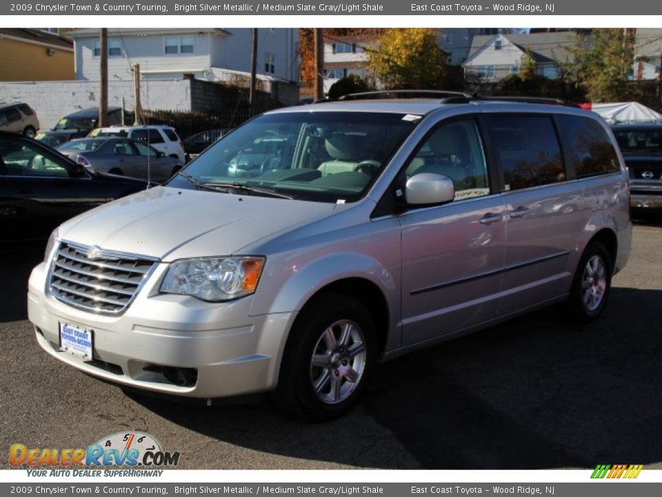 2009 Chrysler Town & Country Touring Bright Silver Metallic / Medium Slate Gray/Light Shale Photo #3