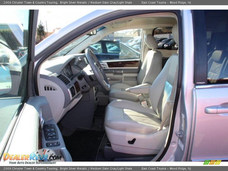 2009 Chrysler Town & Country Touring Bright Silver Metallic / Medium Slate Gray/Light Shale Photo #7