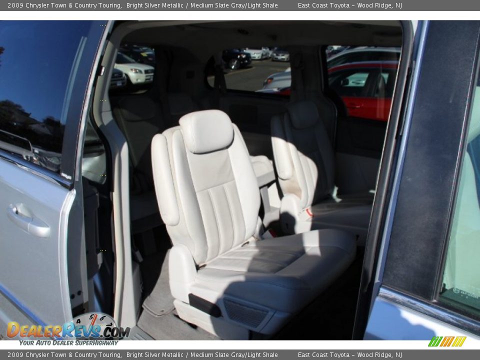 2009 Chrysler Town & Country Touring Bright Silver Metallic / Medium Slate Gray/Light Shale Photo #9