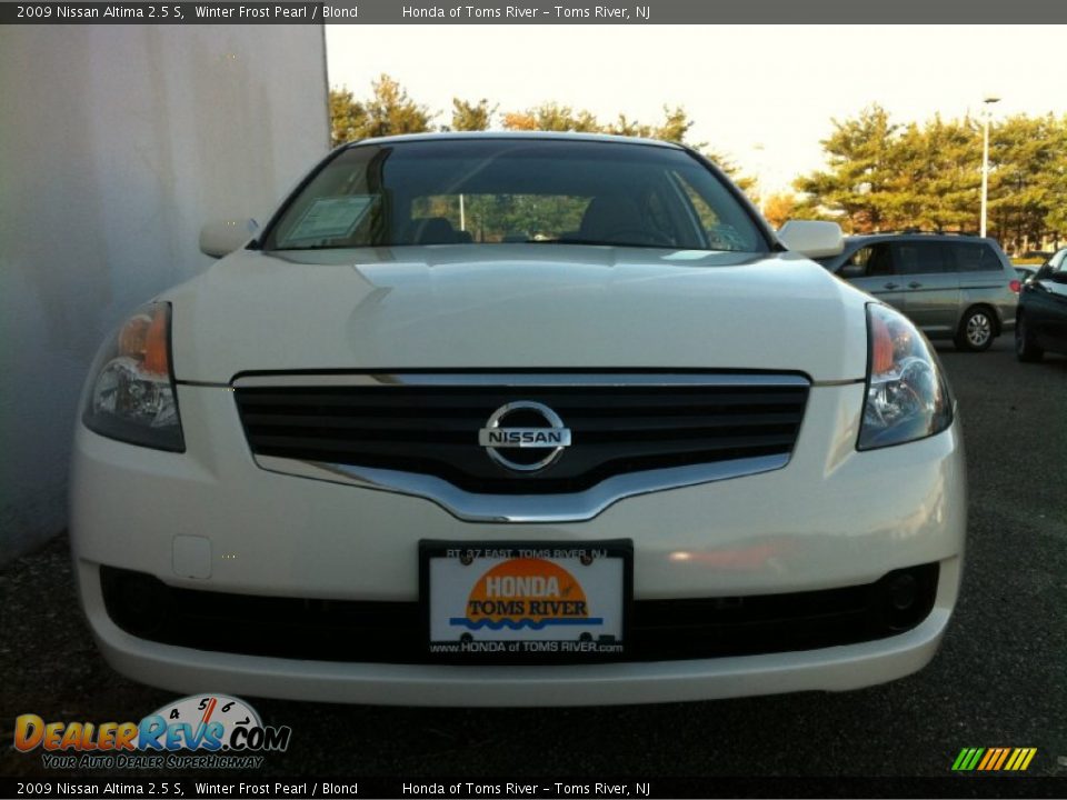 2009 Nissan Altima 2.5 S Winter Frost Pearl / Blond Photo #2