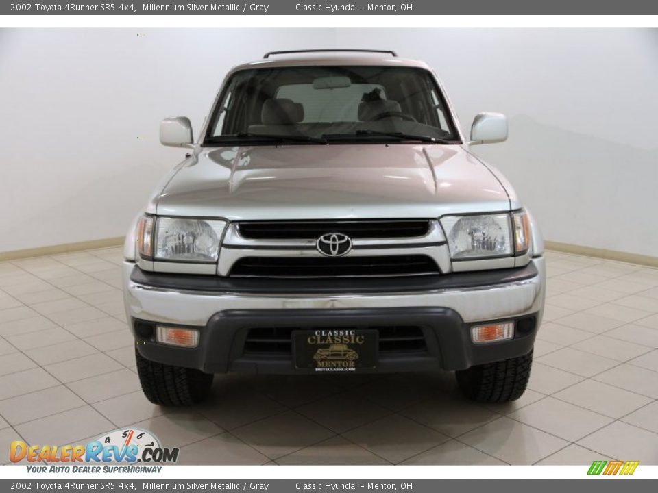 2002 Toyota 4Runner SR5 4x4 Millennium Silver Metallic / Gray Photo #2