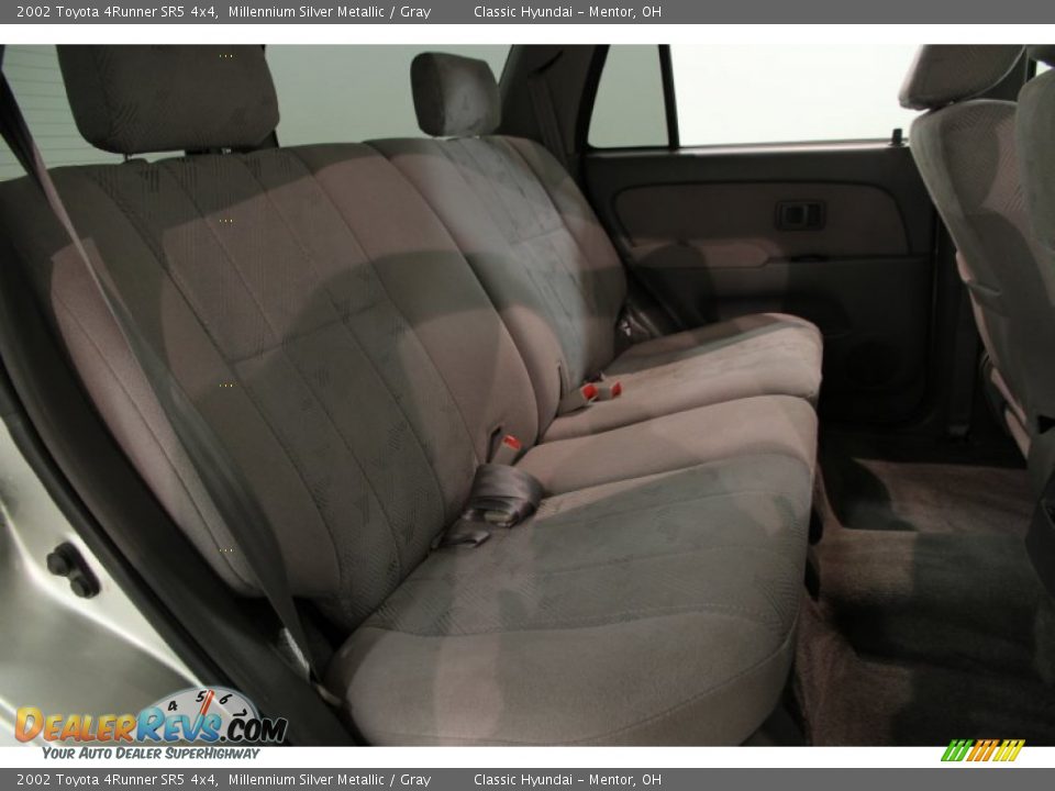 2002 Toyota 4Runner SR5 4x4 Millennium Silver Metallic / Gray Photo #12