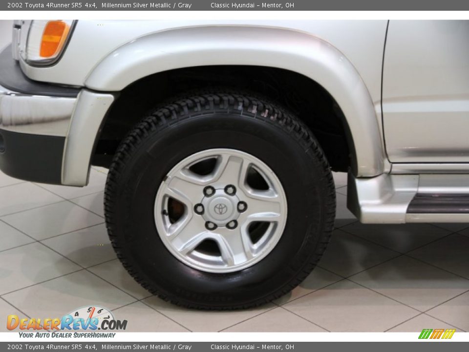 2002 Toyota 4Runner SR5 4x4 Millennium Silver Metallic / Gray Photo #16