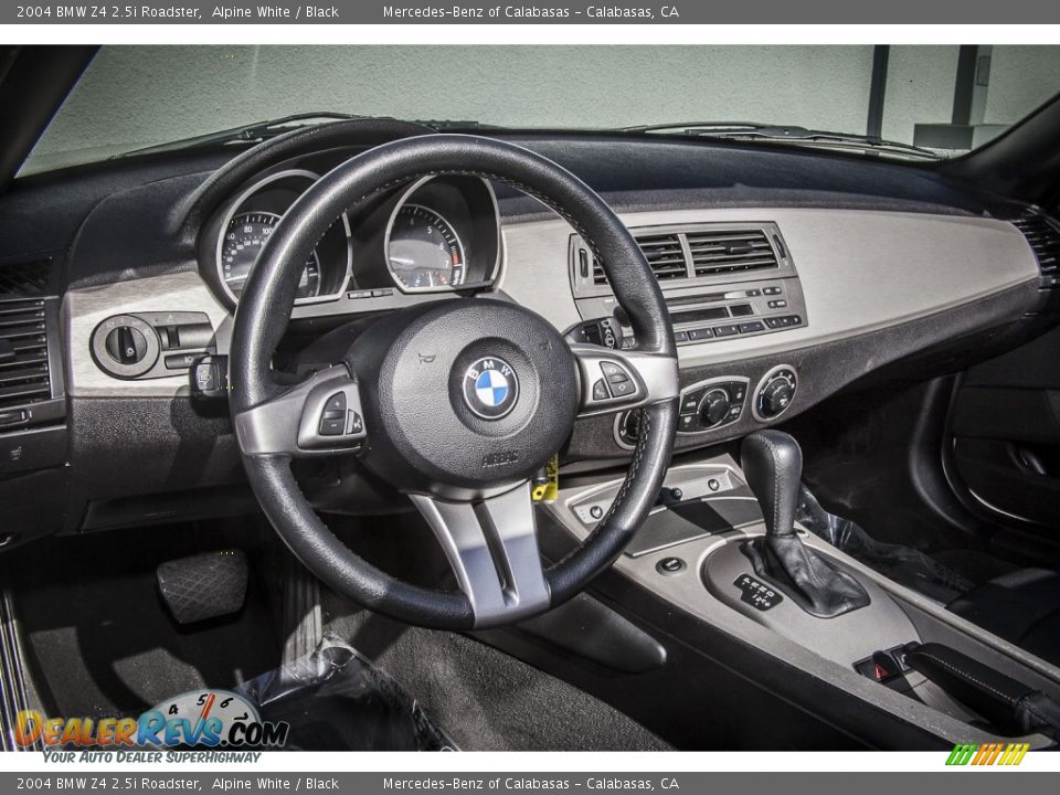 Dashboard of 2004 BMW Z4 2.5i Roadster Photo #17