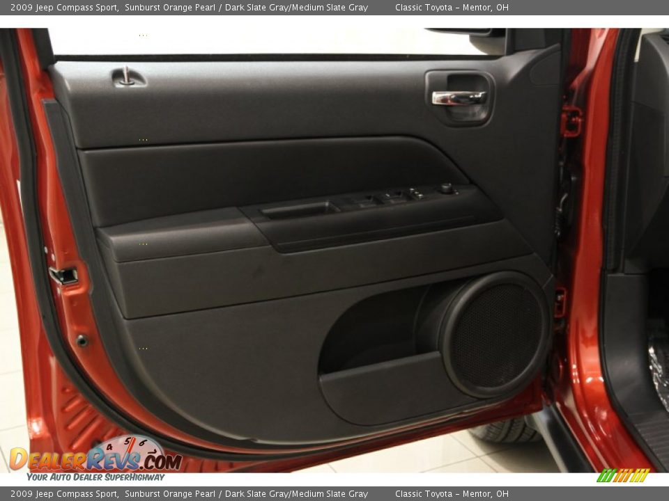 2009 Jeep Compass Sport Sunburst Orange Pearl / Dark Slate Gray/Medium Slate Gray Photo #4