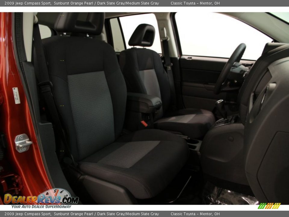 2009 Jeep Compass Sport Sunburst Orange Pearl / Dark Slate Gray/Medium Slate Gray Photo #10