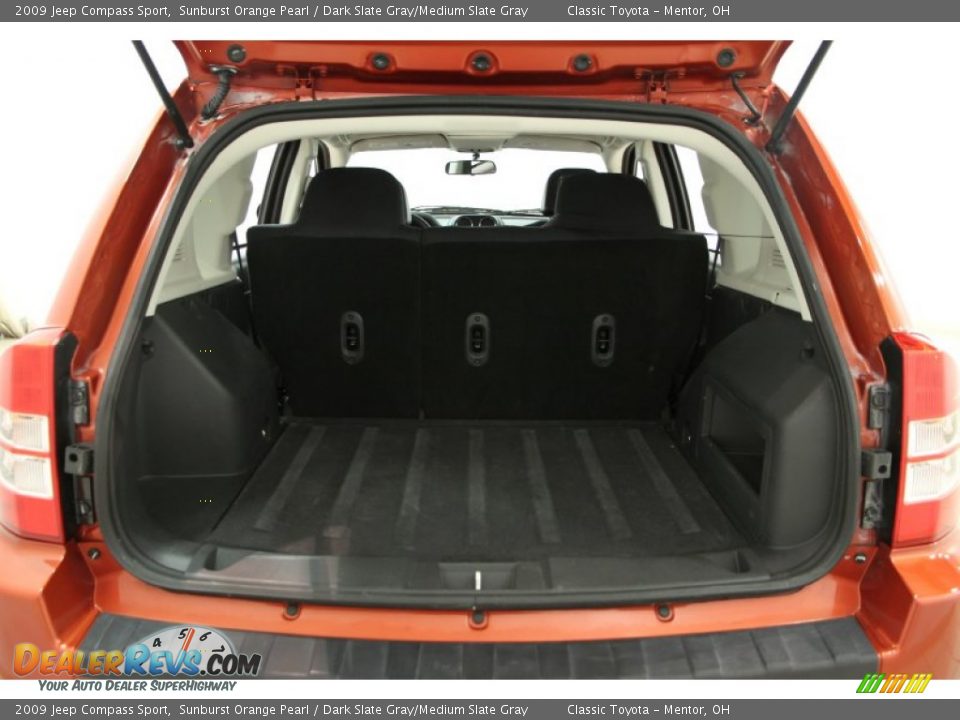 2009 Jeep Compass Sport Sunburst Orange Pearl / Dark Slate Gray/Medium Slate Gray Photo #13