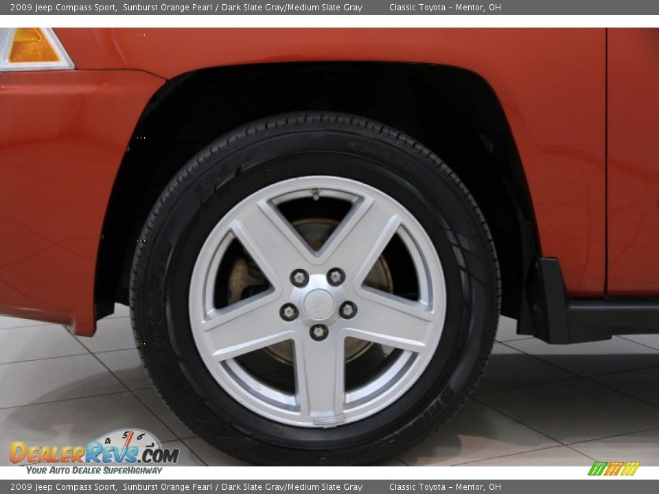 2009 Jeep Compass Sport Sunburst Orange Pearl / Dark Slate Gray/Medium Slate Gray Photo #15