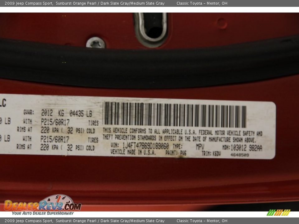 2009 Jeep Compass Sport Sunburst Orange Pearl / Dark Slate Gray/Medium Slate Gray Photo #16