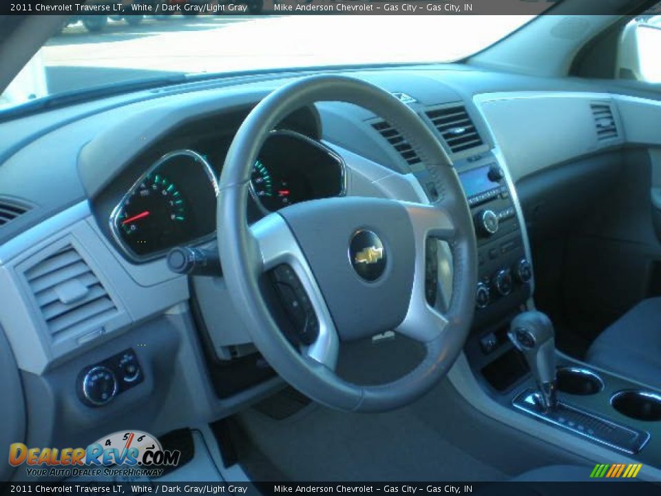 2011 Chevrolet Traverse LT White / Dark Gray/Light Gray Photo #8