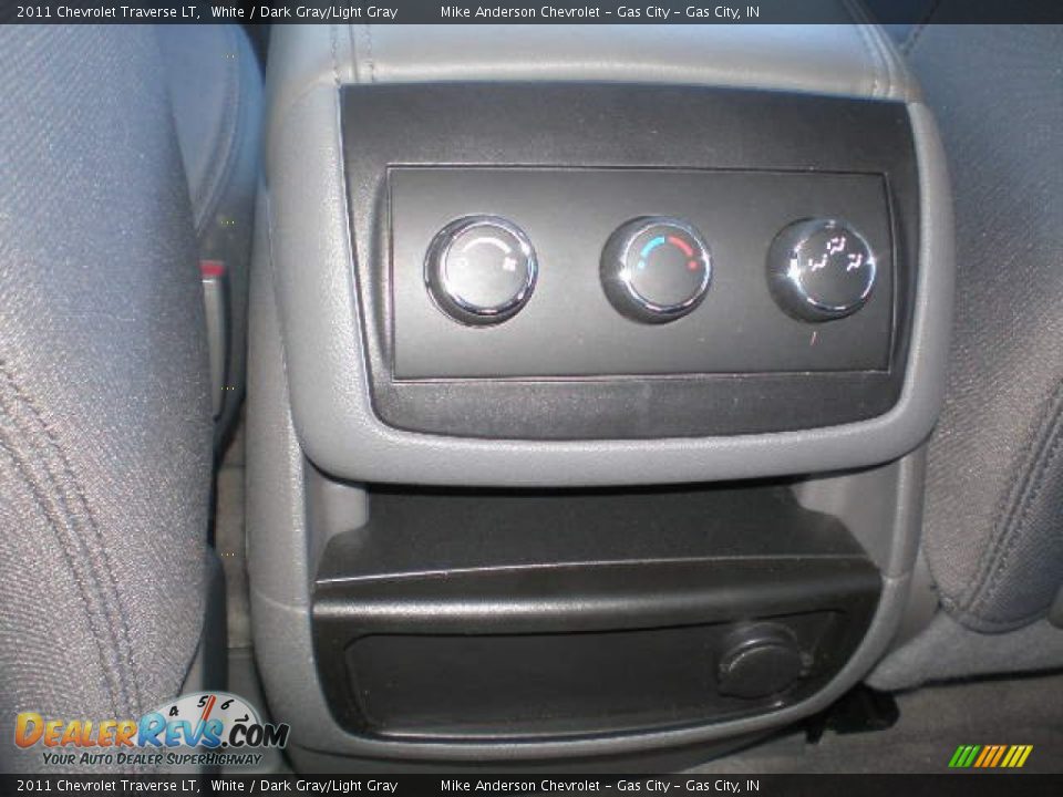 2011 Chevrolet Traverse LT White / Dark Gray/Light Gray Photo #11