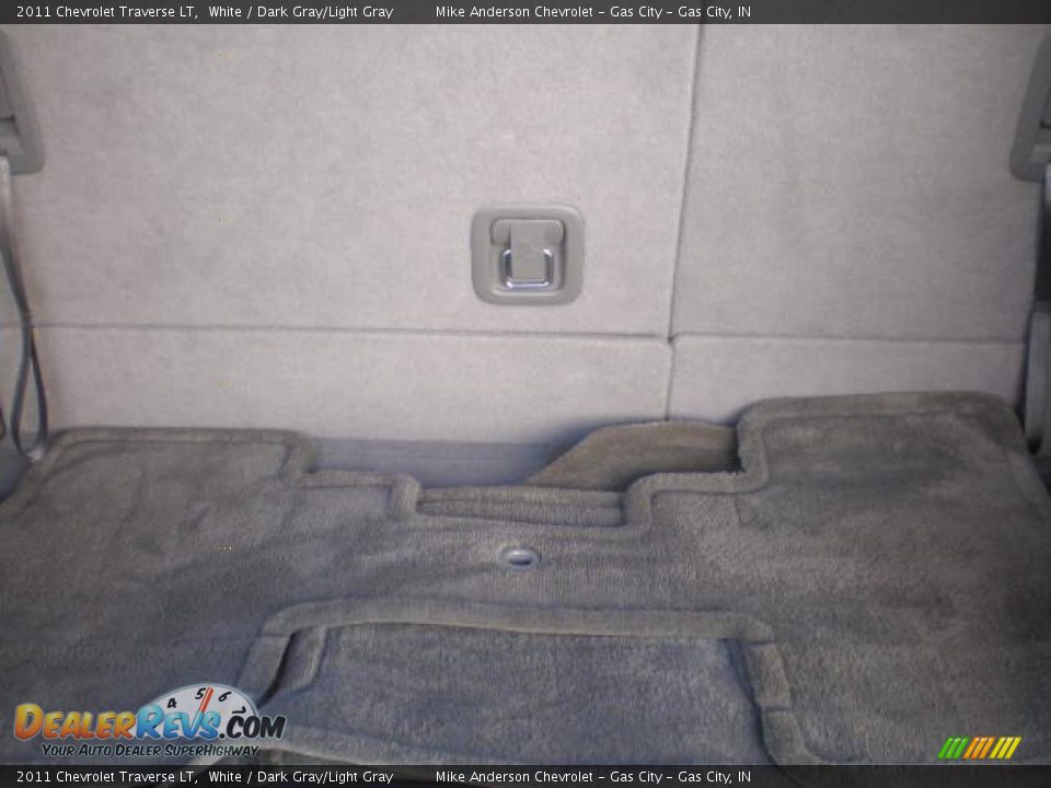 2011 Chevrolet Traverse LT White / Dark Gray/Light Gray Photo #13