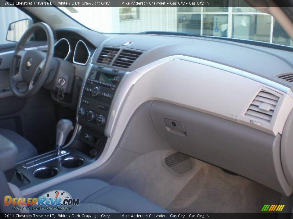 2011 Chevrolet Traverse LT White / Dark Gray/Light Gray Photo #17