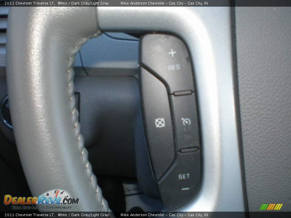 2011 Chevrolet Traverse LT White / Dark Gray/Light Gray Photo #24