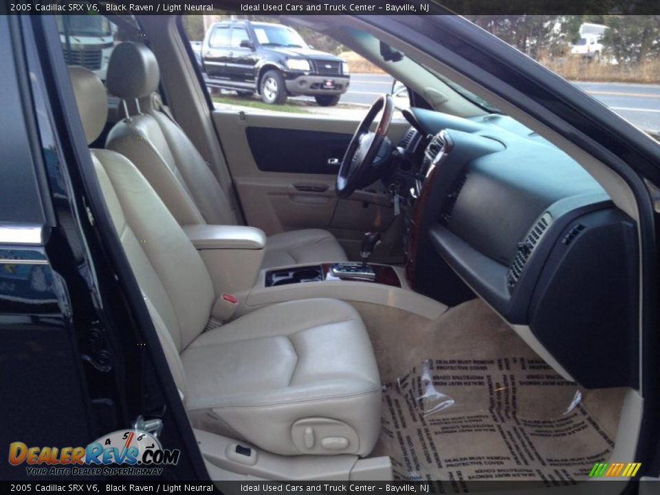 2005 Cadillac SRX V6 Black Raven / Light Neutral Photo #9