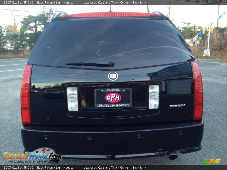 2005 Cadillac SRX V6 Black Raven / Light Neutral Photo #13