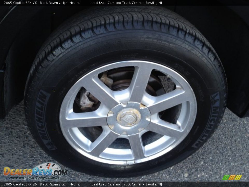2005 Cadillac SRX V6 Black Raven / Light Neutral Photo #16