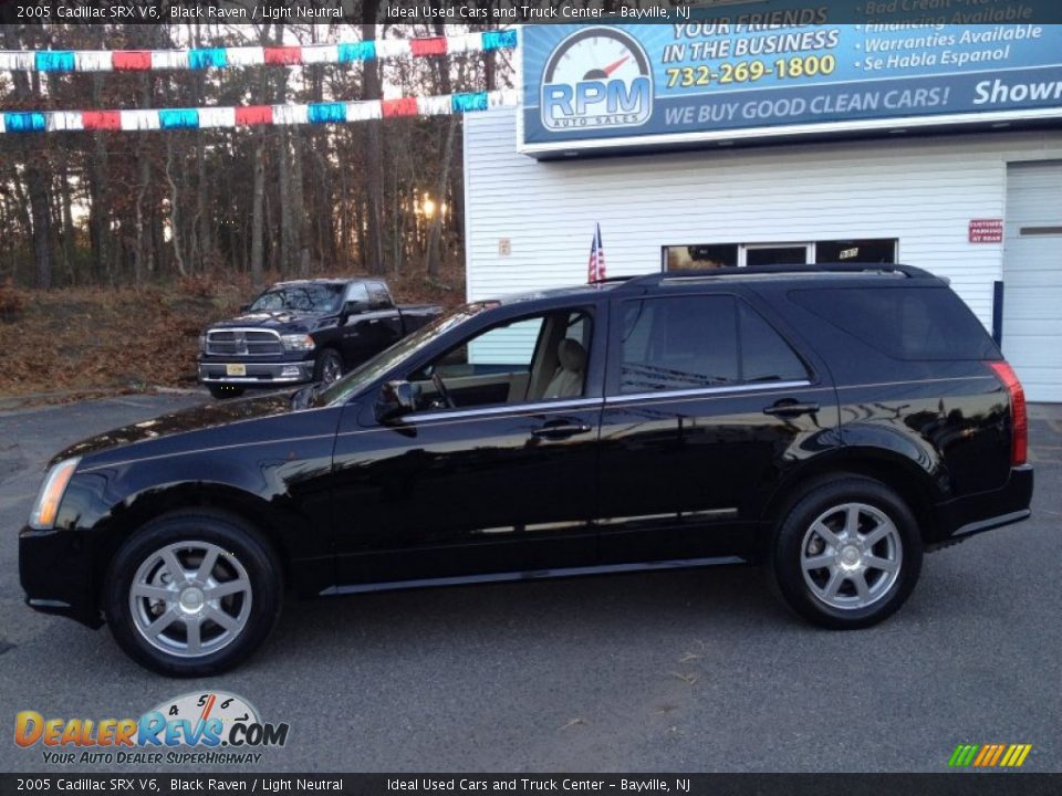 2005 Cadillac SRX V6 Black Raven / Light Neutral Photo #18
