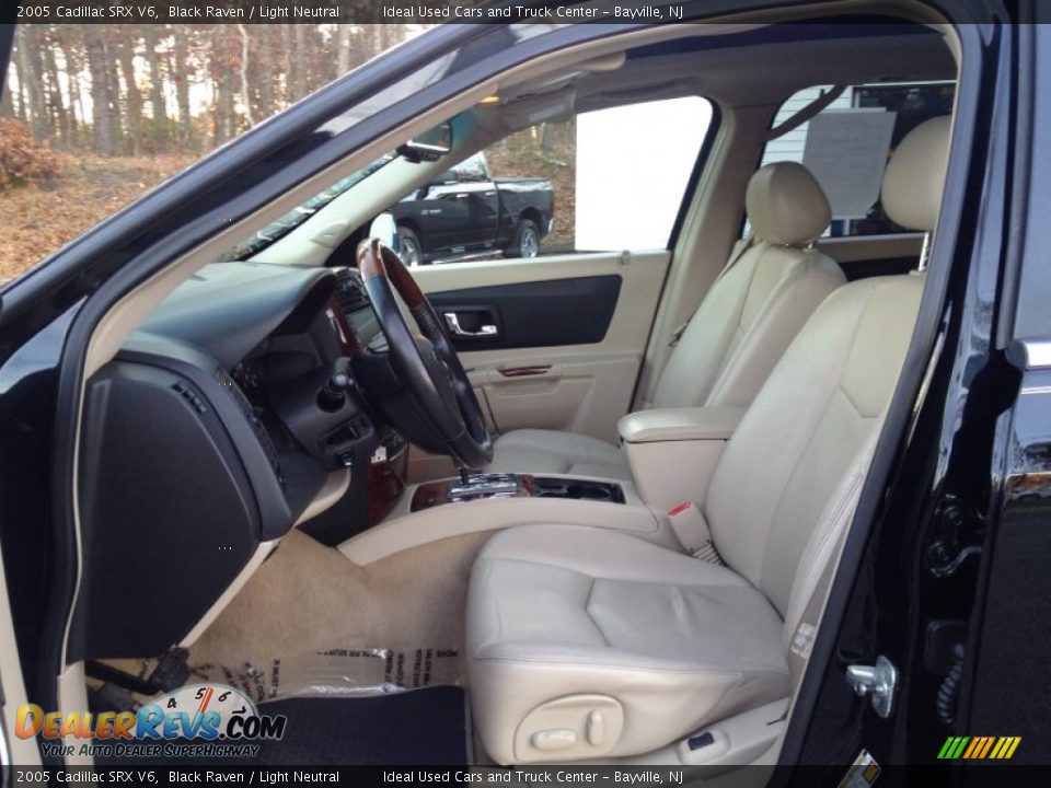 2005 Cadillac SRX V6 Black Raven / Light Neutral Photo #25