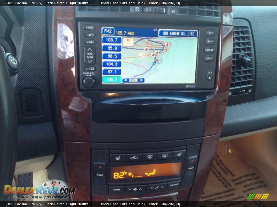 2005 Cadillac SRX V6 Black Raven / Light Neutral Photo #28