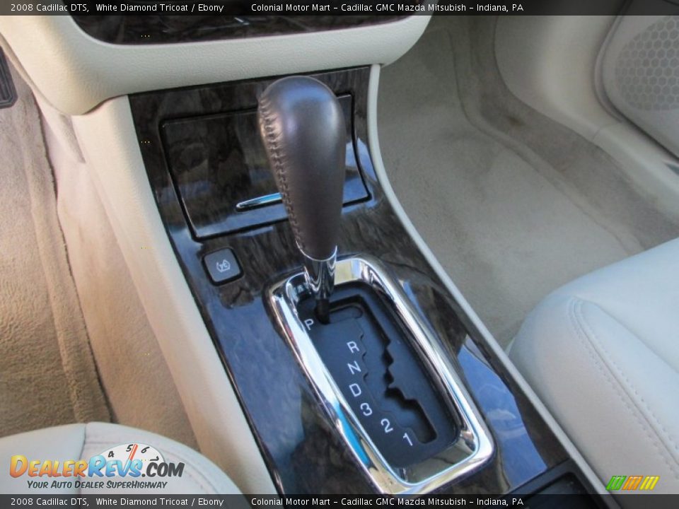 2008 Cadillac DTS White Diamond Tricoat / Ebony Photo #17
