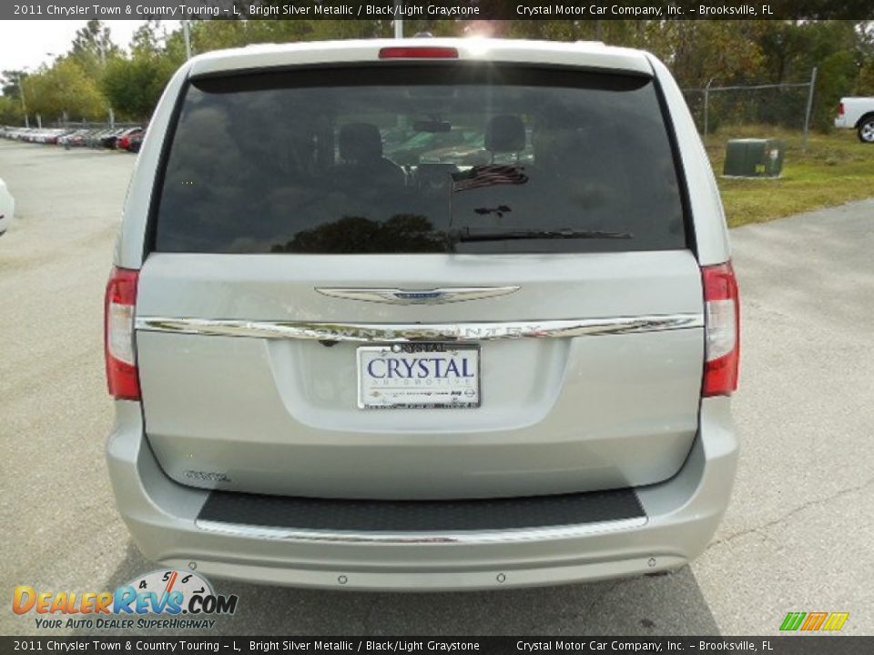 2011 Chrysler Town & Country Touring - L Bright Silver Metallic / Black/Light Graystone Photo #10