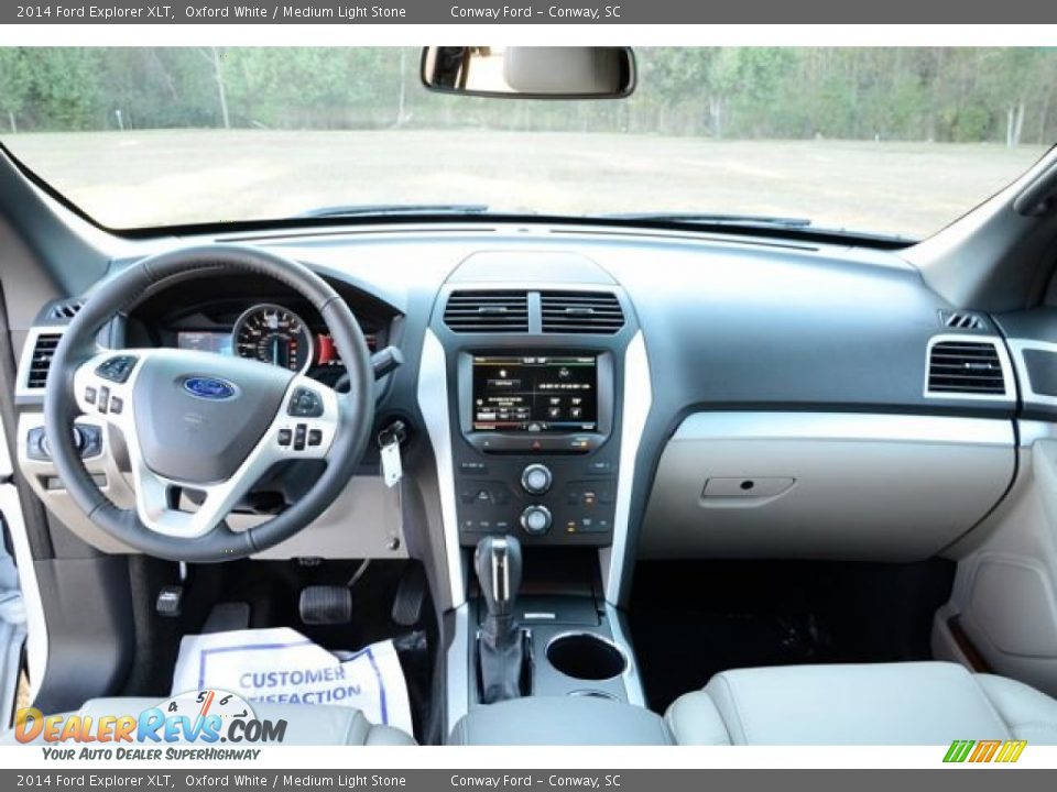 2014 Ford Explorer XLT Oxford White / Medium Light Stone Photo #15