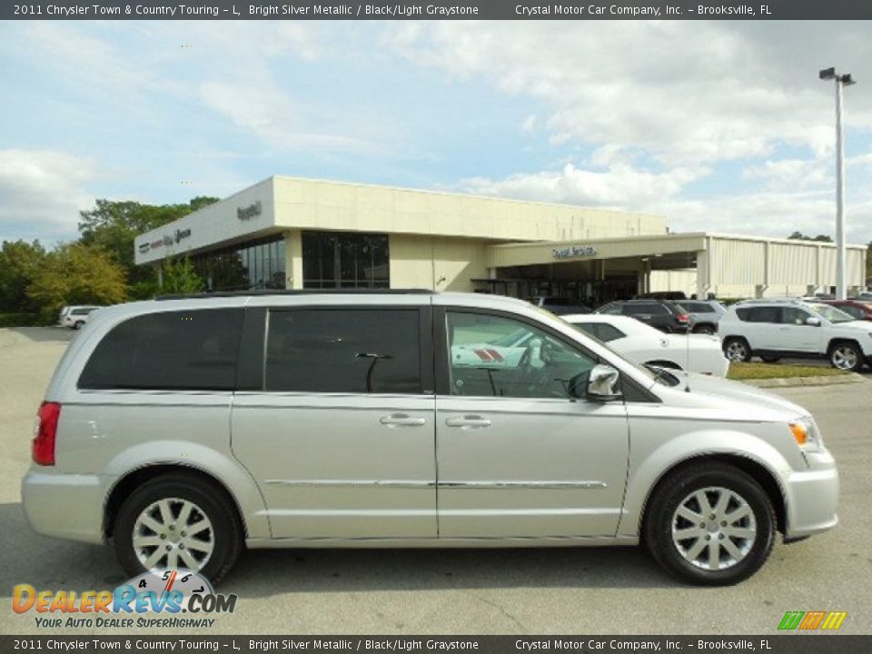 2011 Chrysler Town & Country Touring - L Bright Silver Metallic / Black/Light Graystone Photo #12