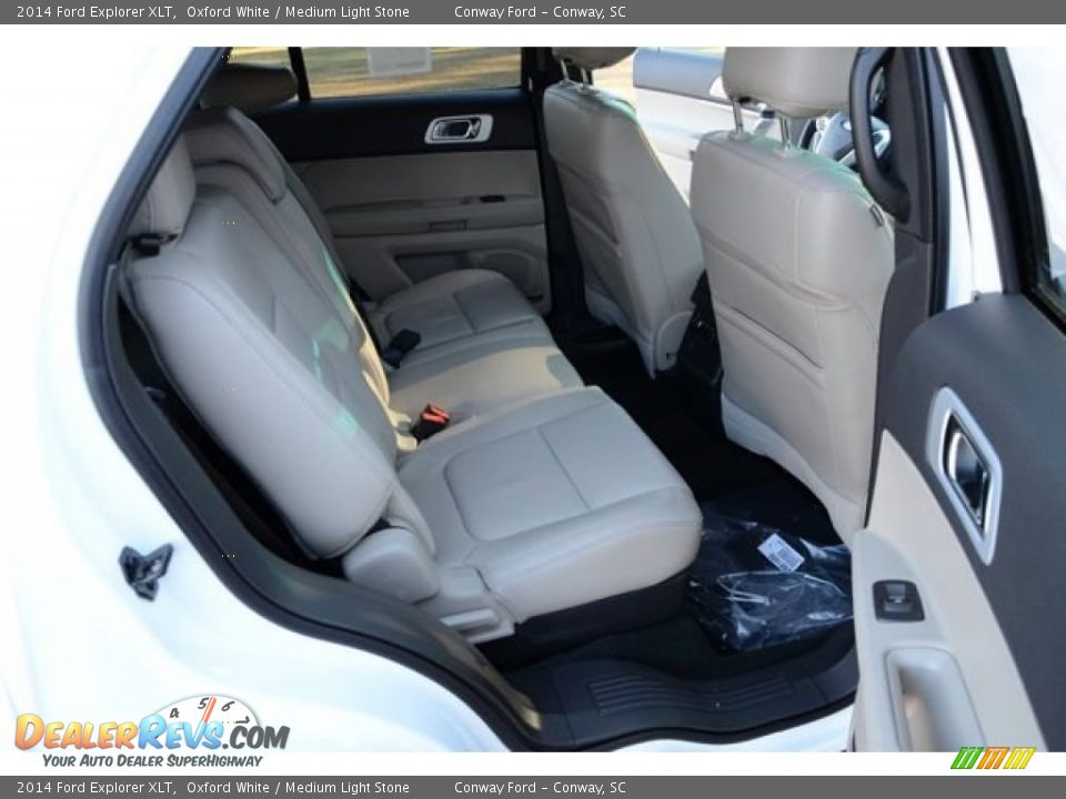 2014 Ford Explorer XLT Oxford White / Medium Light Stone Photo #17