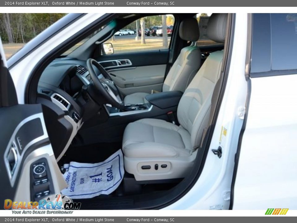 2014 Ford Explorer XLT Oxford White / Medium Light Stone Photo #19