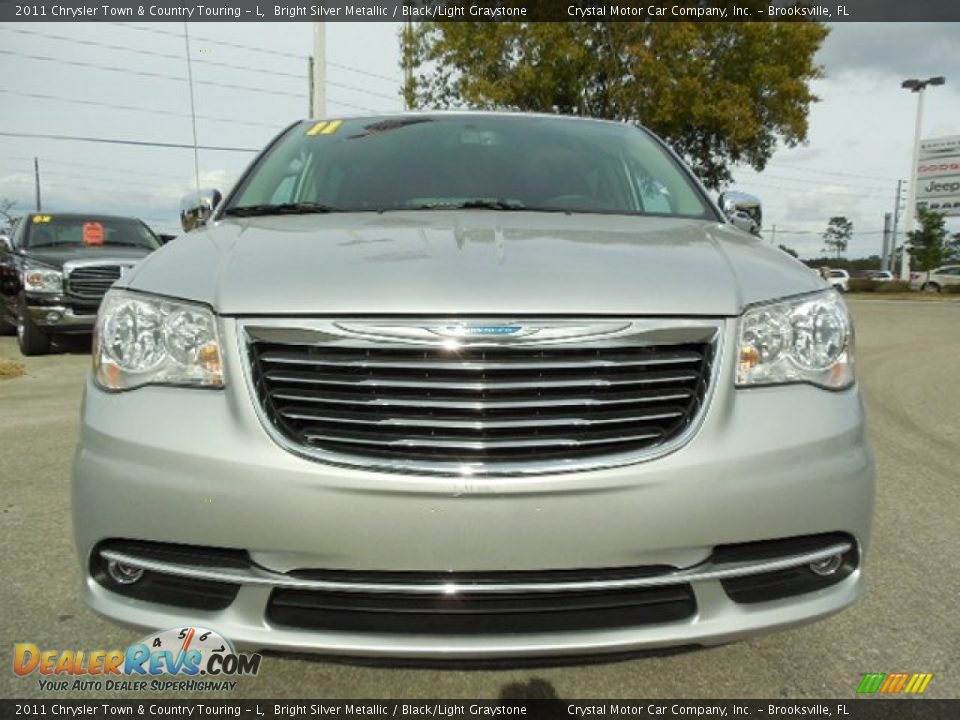 2011 Chrysler Town & Country Touring - L Bright Silver Metallic / Black/Light Graystone Photo #17