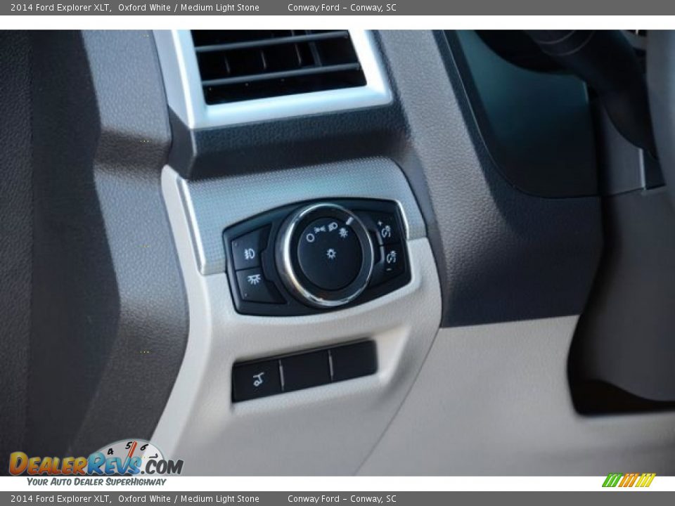 2014 Ford Explorer XLT Oxford White / Medium Light Stone Photo #22