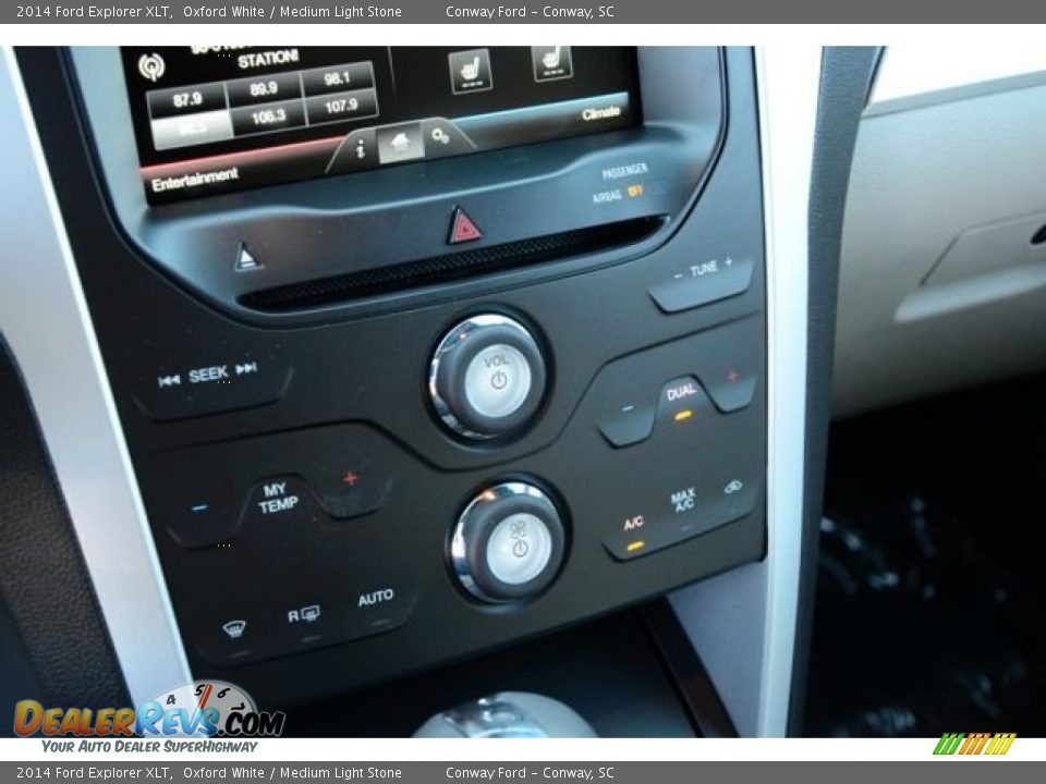 2014 Ford Explorer XLT Oxford White / Medium Light Stone Photo #27