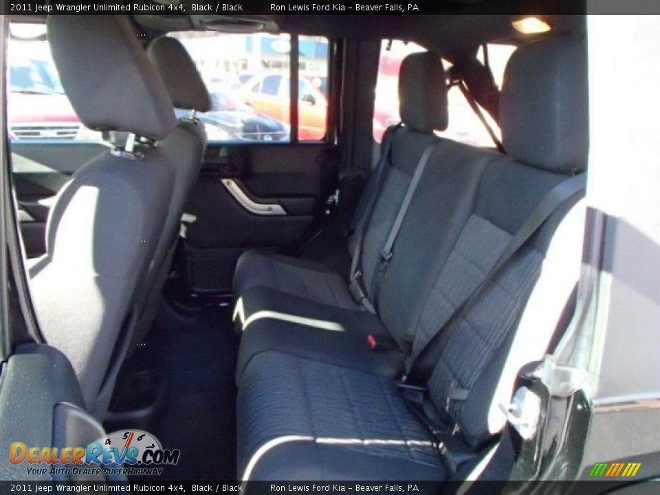 2011 Jeep Wrangler Unlimited Rubicon 4x4 Black / Black Photo #12