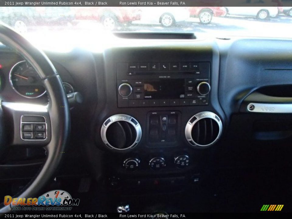 2011 Jeep Wrangler Unlimited Rubicon 4x4 Black / Black Photo #16