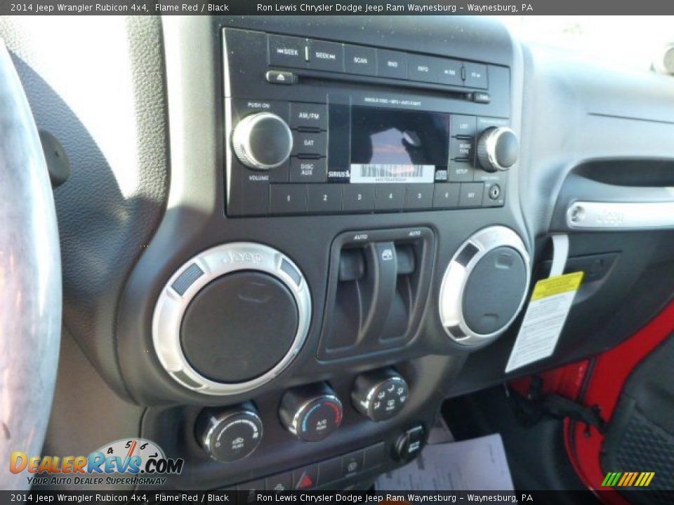 Controls of 2014 Jeep Wrangler Rubicon 4x4 Photo #19