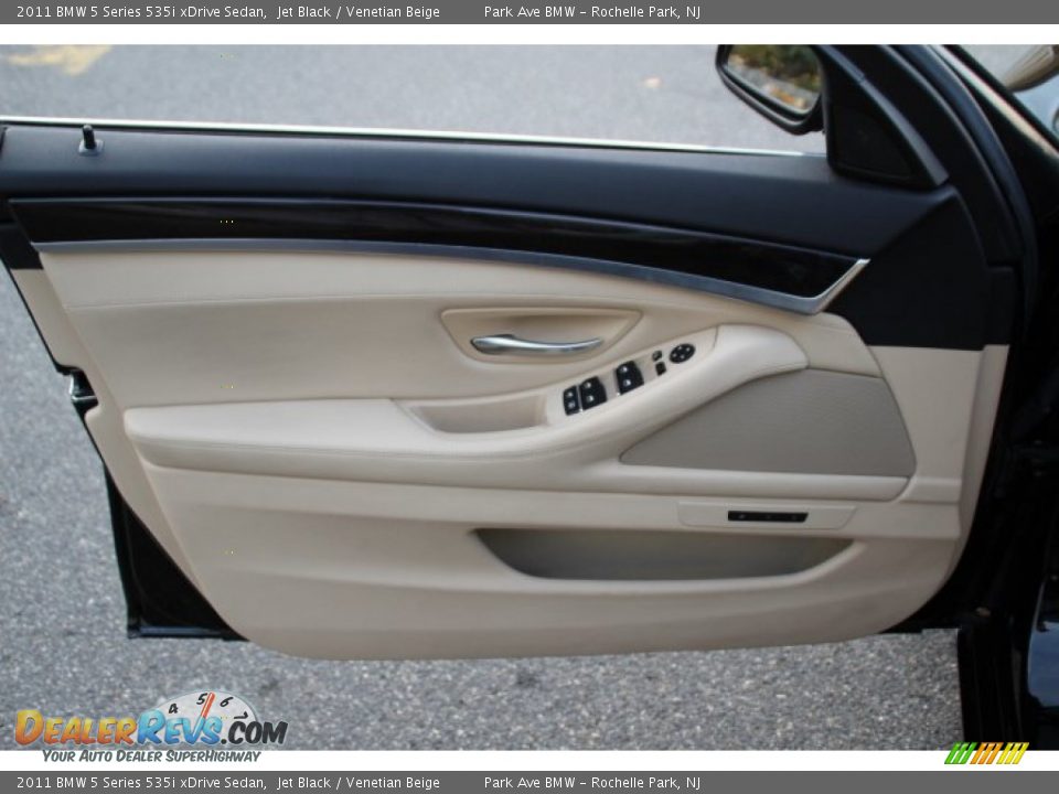 2011 BMW 5 Series 535i xDrive Sedan Jet Black / Venetian Beige Photo #8